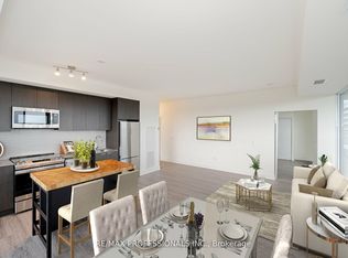 185 Deerfield Rd #504, Newmarket, ON L3Y0G7