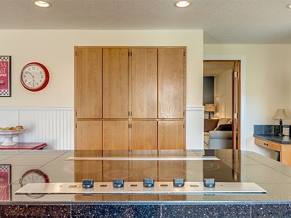 2nd image of 18612 NE Neer Cir
