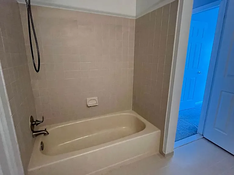 172 Windham Ct — Photo 22