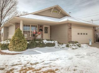 2962 E University St, Springfield, MO 65804