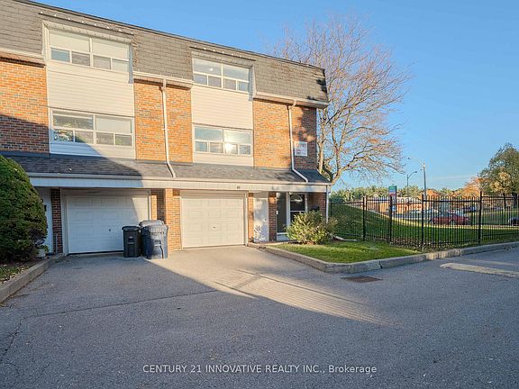 3rd image of 102 Trailridge Cres
