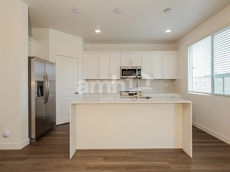 12631 W Flynn Ln — Photo 4