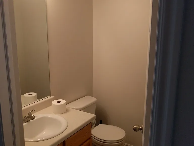 1153 S 1420 E — Photo 3