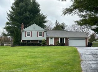 7760 Chilson Rd, Pinckney, MI 48169