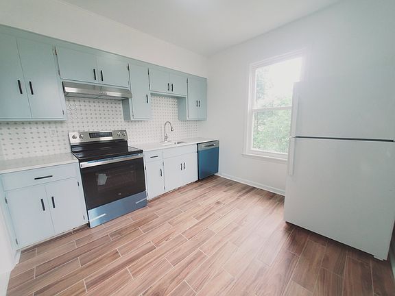 2nd image of 24 High St #2