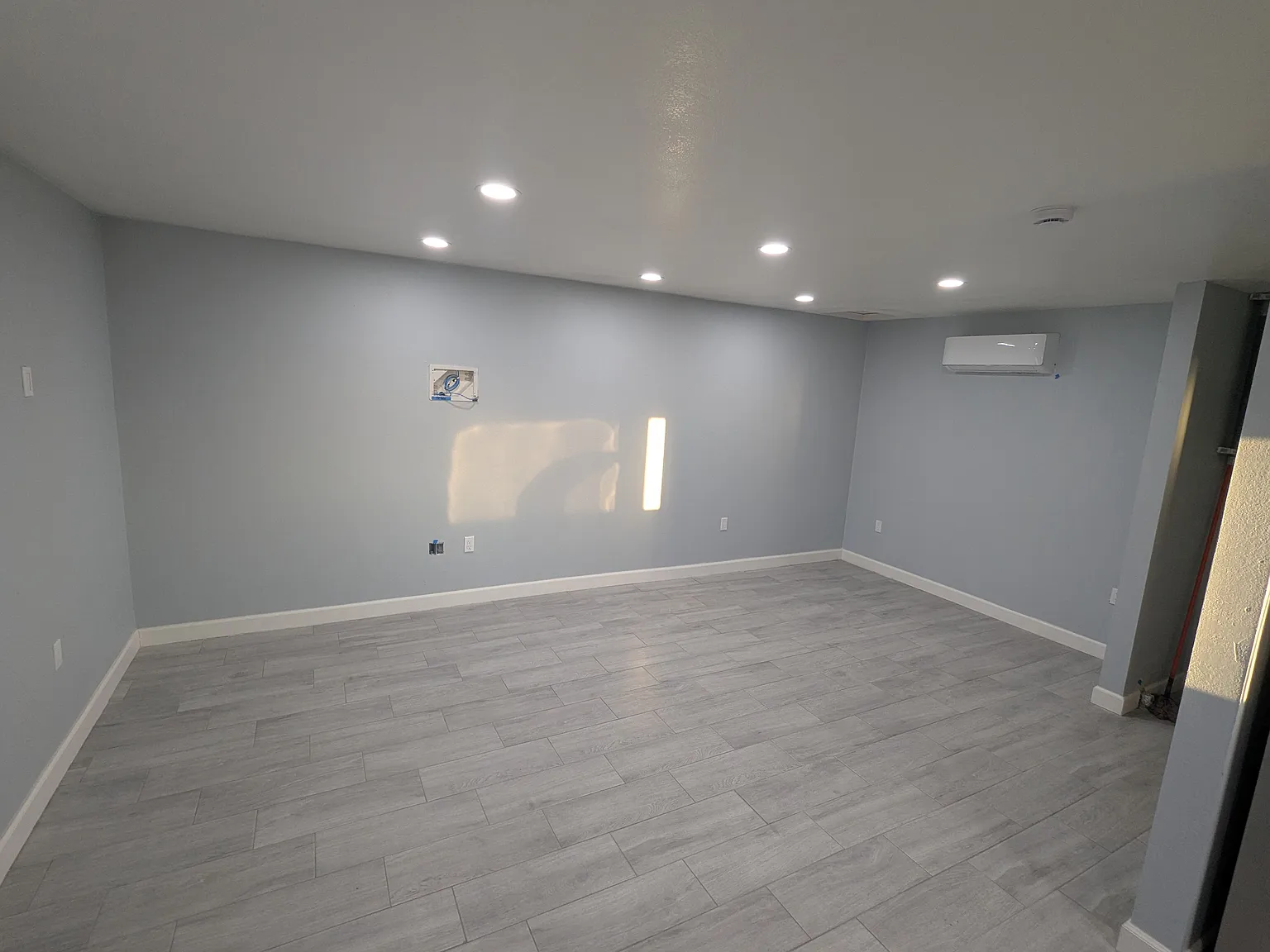 Studio, 420 sqft, $1,800 — Photo 2