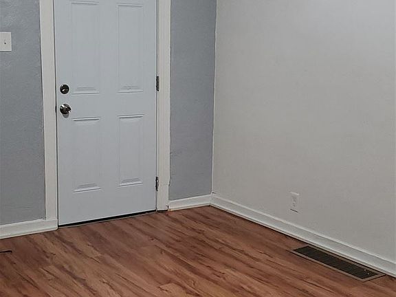 7326 Burton Living Room 3