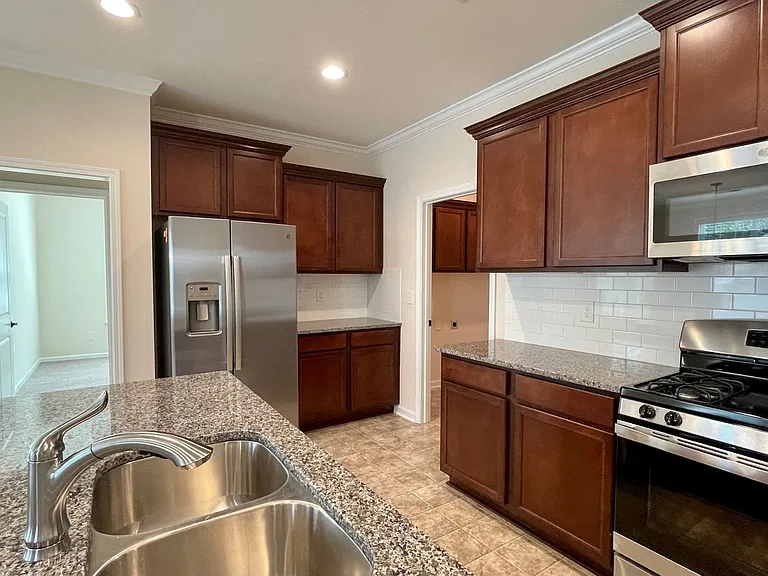 303 Starling Ave — Photo 10