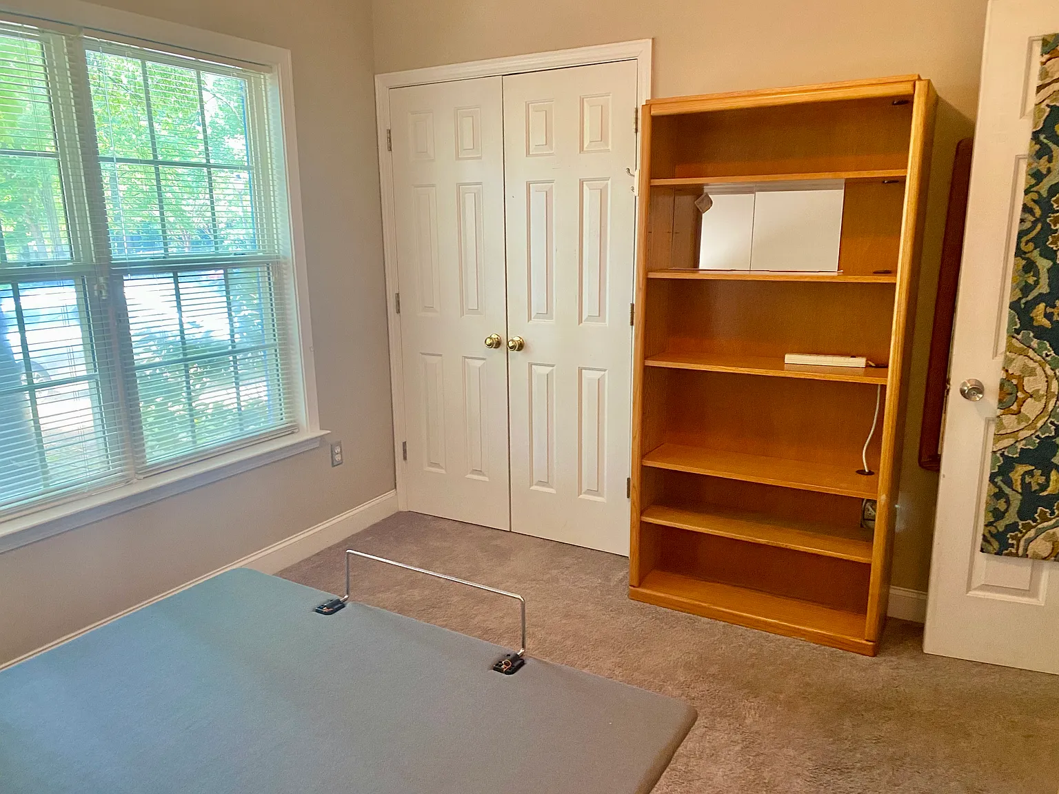 3 bed, 1350 sqft, $800 — Photo 2