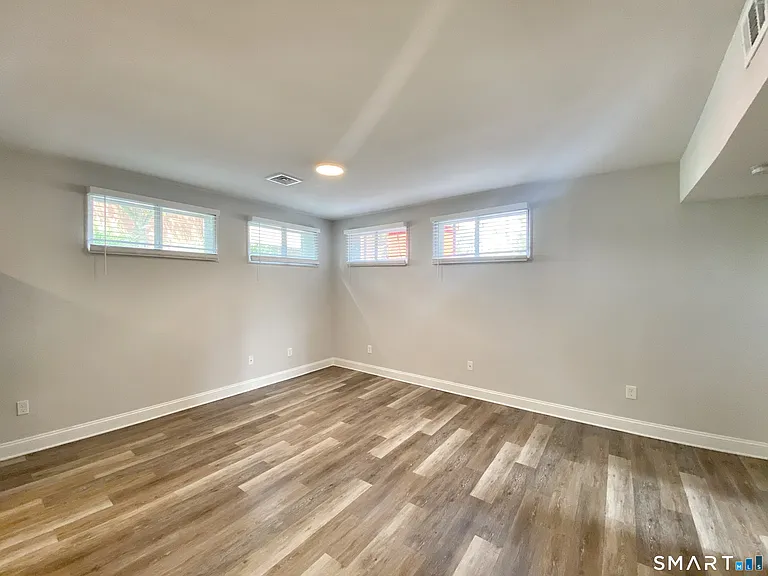1 Mott Ave #6 — Photo 2