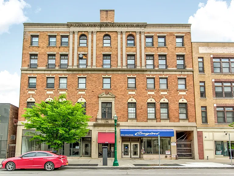 Clinton Square Suites — Photo 1