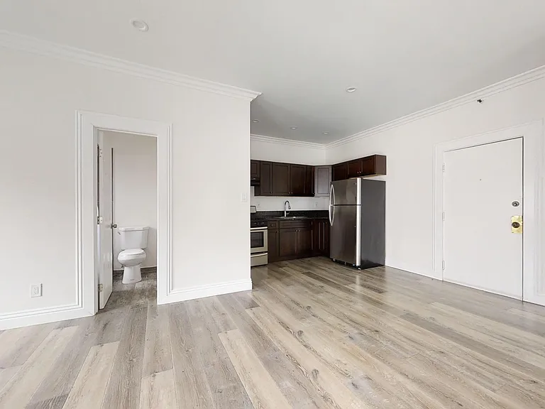 Loma Drive Apartments — Photo 10