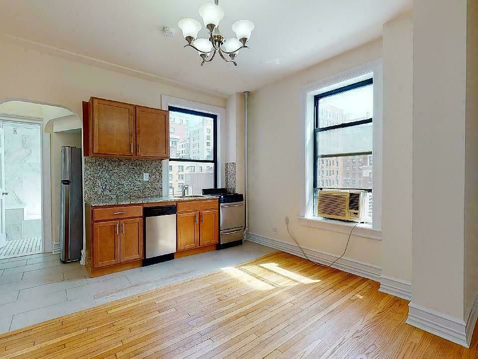 1st image of 324 W 84th St APT 84