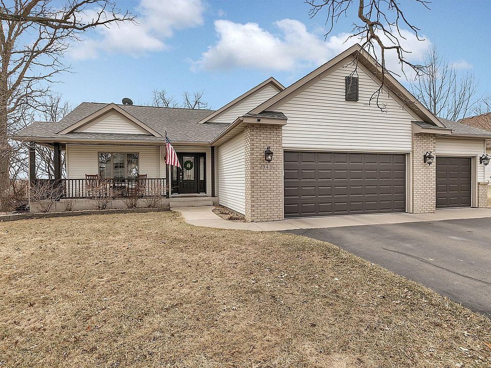 1st image of 941 Oakcrest Dr