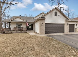 941 Oakcrest Dr, Sauk Rapids, MN 56379
