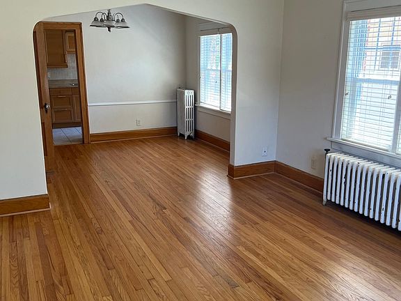 3rd image of 1931 Douglas St #1S