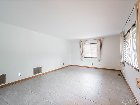 5th image of 418 Kling Dr