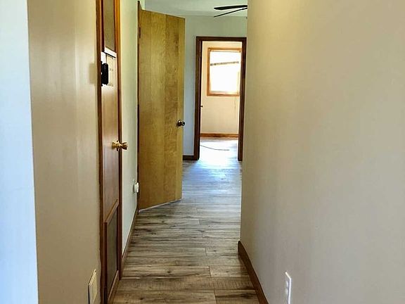 3rd image of 236 Banta Ave