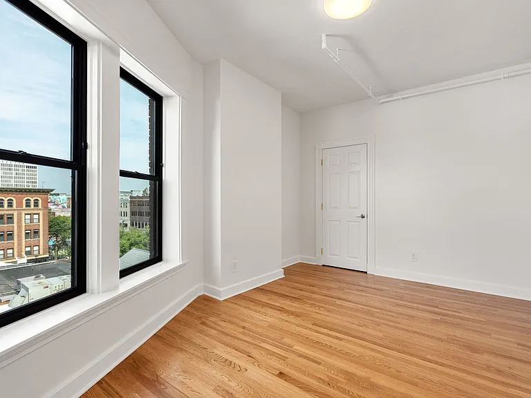 434 Massachusetts Ave — Photo 8
