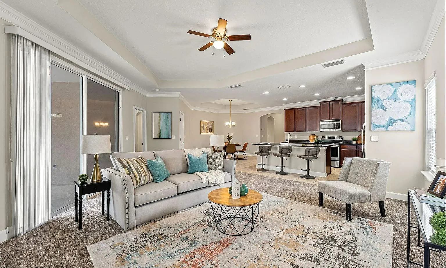 3 bed, 2.0 bath, 1982 sqft, $2,350 — Photo 3