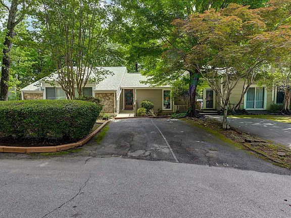 3rd image of 103 Leeward Rd