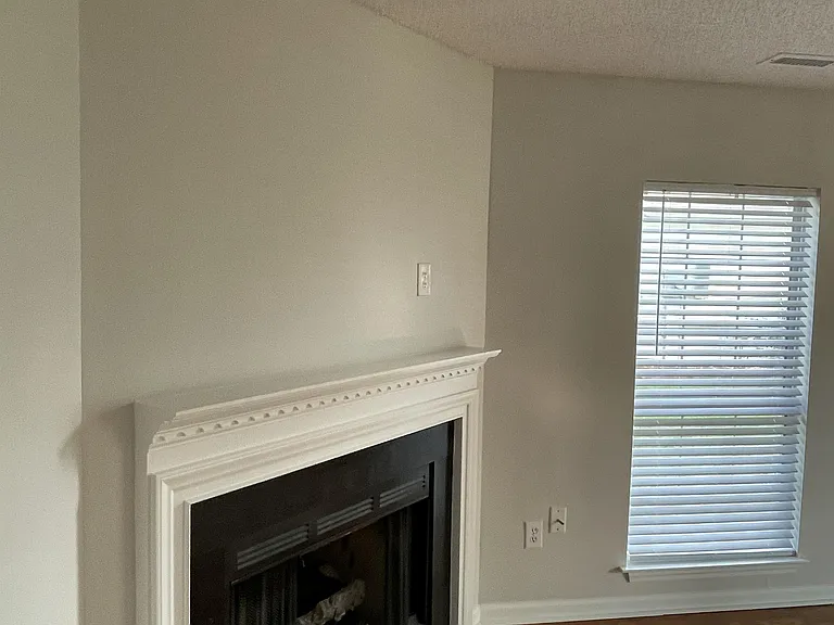 2704 Holmes Ct N — Photo 23