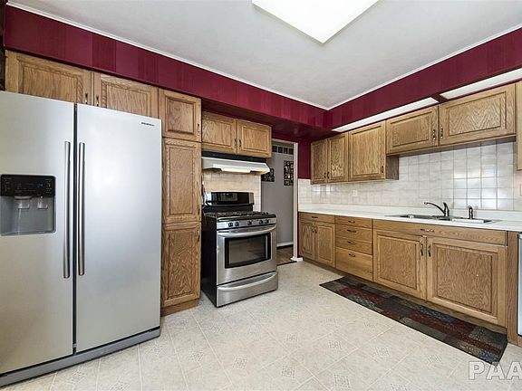 3rd image of 5343 N Longwood Dr