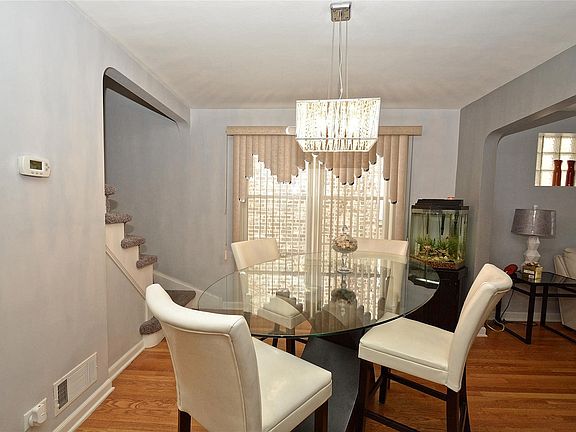4th image of 3515 S Lombard Ave