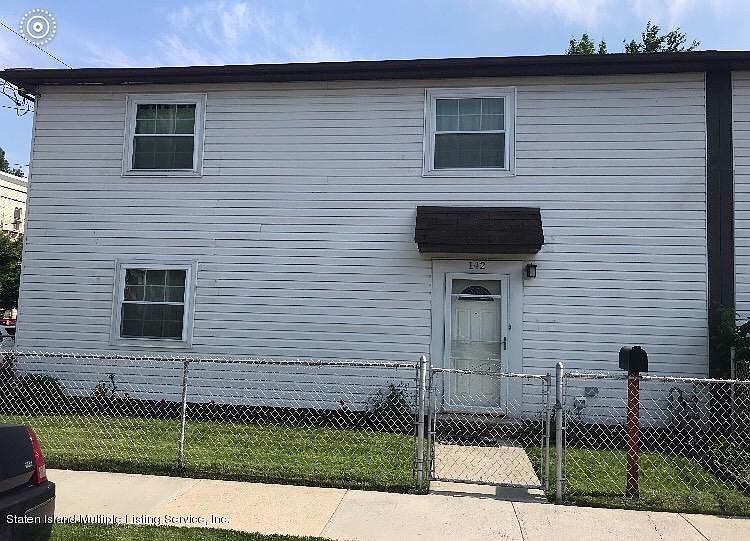 1st image of 142 Marion St