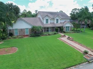 1904 N Golfview Dr, Plant City, FL 33566