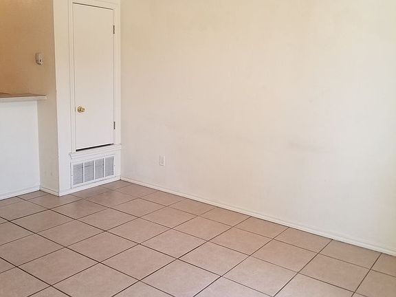 4th image of 4003 Nadine Dr APT B