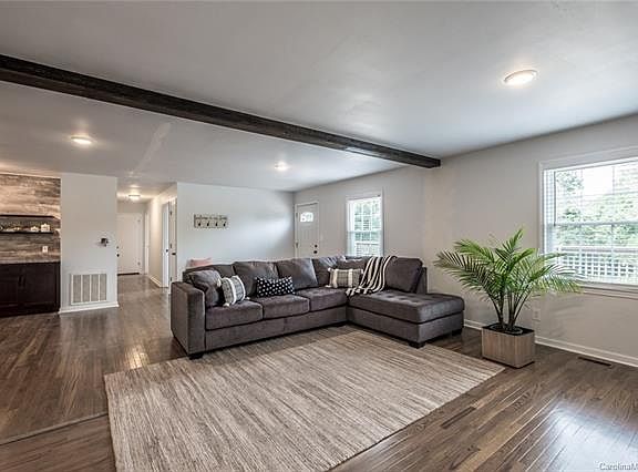 4th image of 114 Backcreek Ln