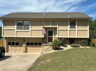 1406 SE 2nd St, Lees Summit, MO 64063