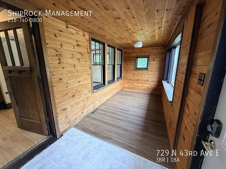729 N 43rd Ave E — Photo 8