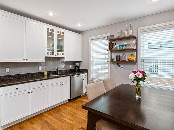 5th image of 63 Sawyer Ave #1