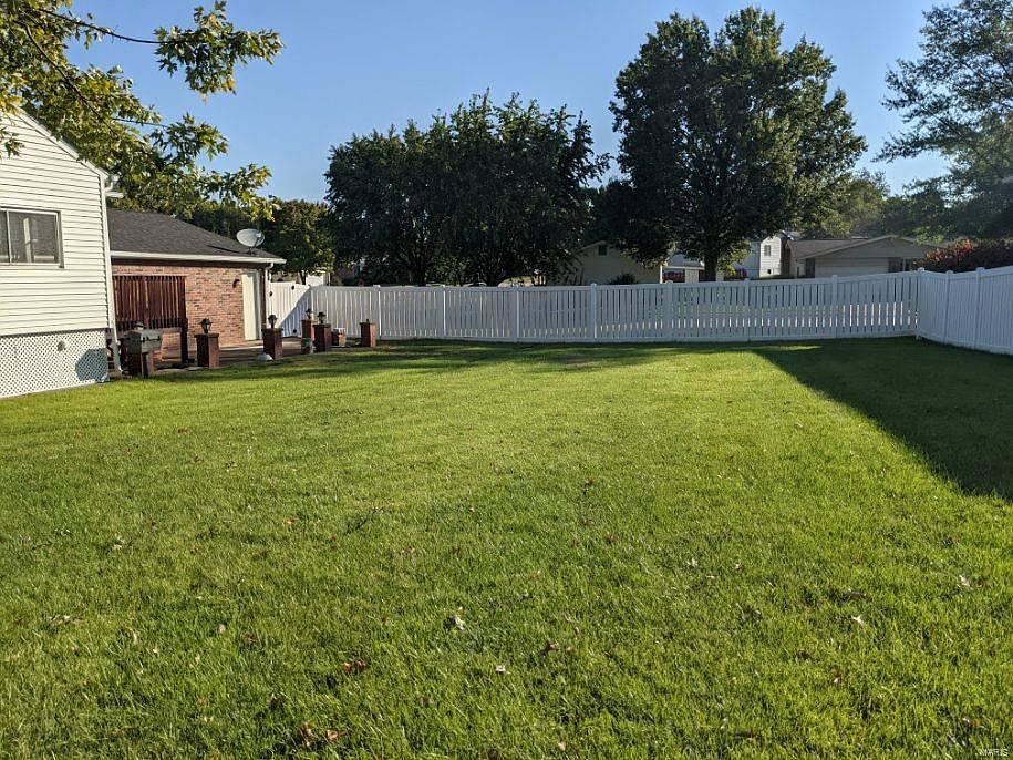 2nd image of 4098 Avery Ln