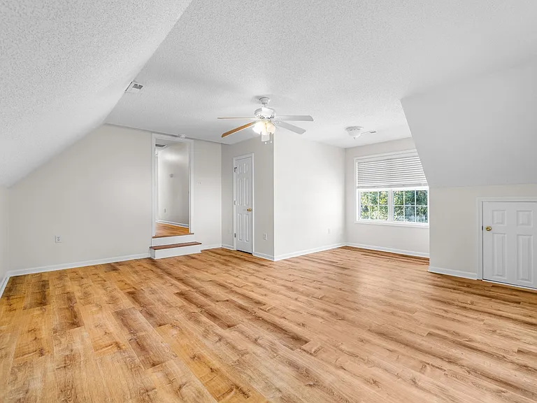217 Derby Downs Dr — Photo 41
