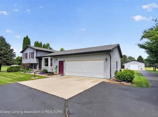 2413 S Waverly Rd, Eaton Rapids, MI 48827