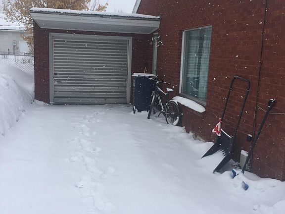 2nd image of 270 E 4th Ave