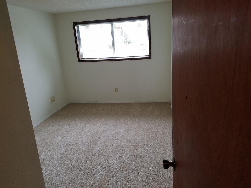2nd image of 2917 Drummond Ave