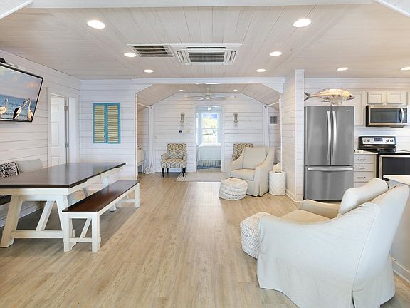 3rd image of 191 Oliver St