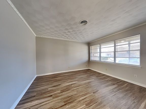 5th image of 206 Valencia Dr