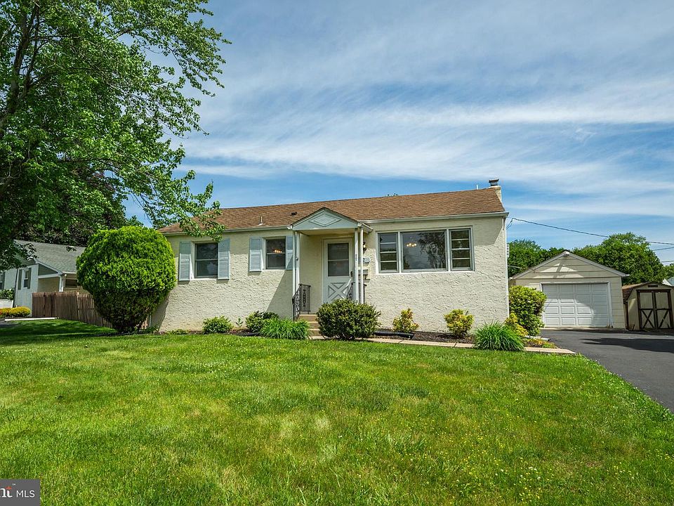 1st image of 22 Mapleview Dr