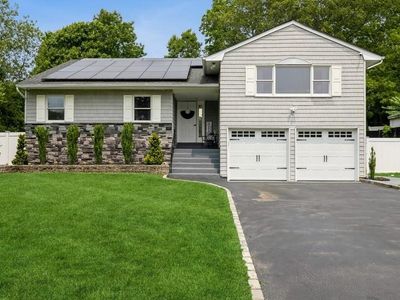 18 Robin Lane, Kings Park, NY, 11754