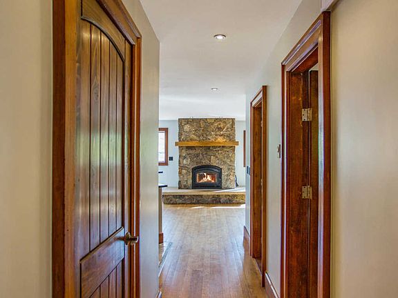 5th image of 55 Eagle Dr #4