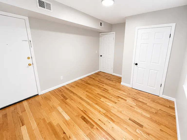 25 Salem St #2 — Photo 9