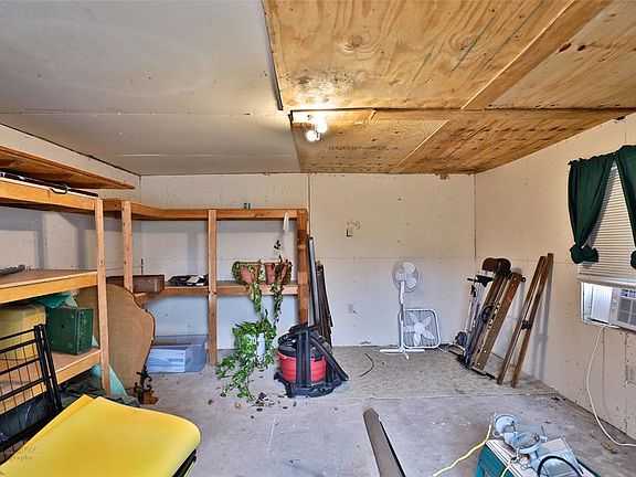 4th image of 1741 Woodard St