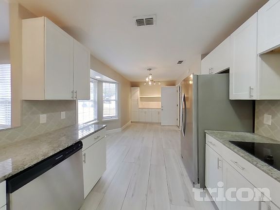 5th image of 3631 Mandarin Woods Dr N