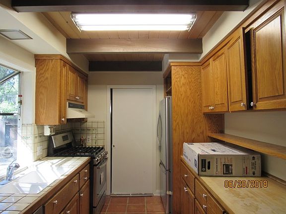 3rd image of 2275 Washington Ave