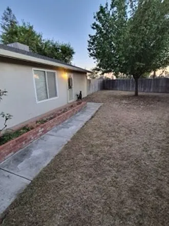 2 bed, 806 sqft, $1,250 — Photo 4